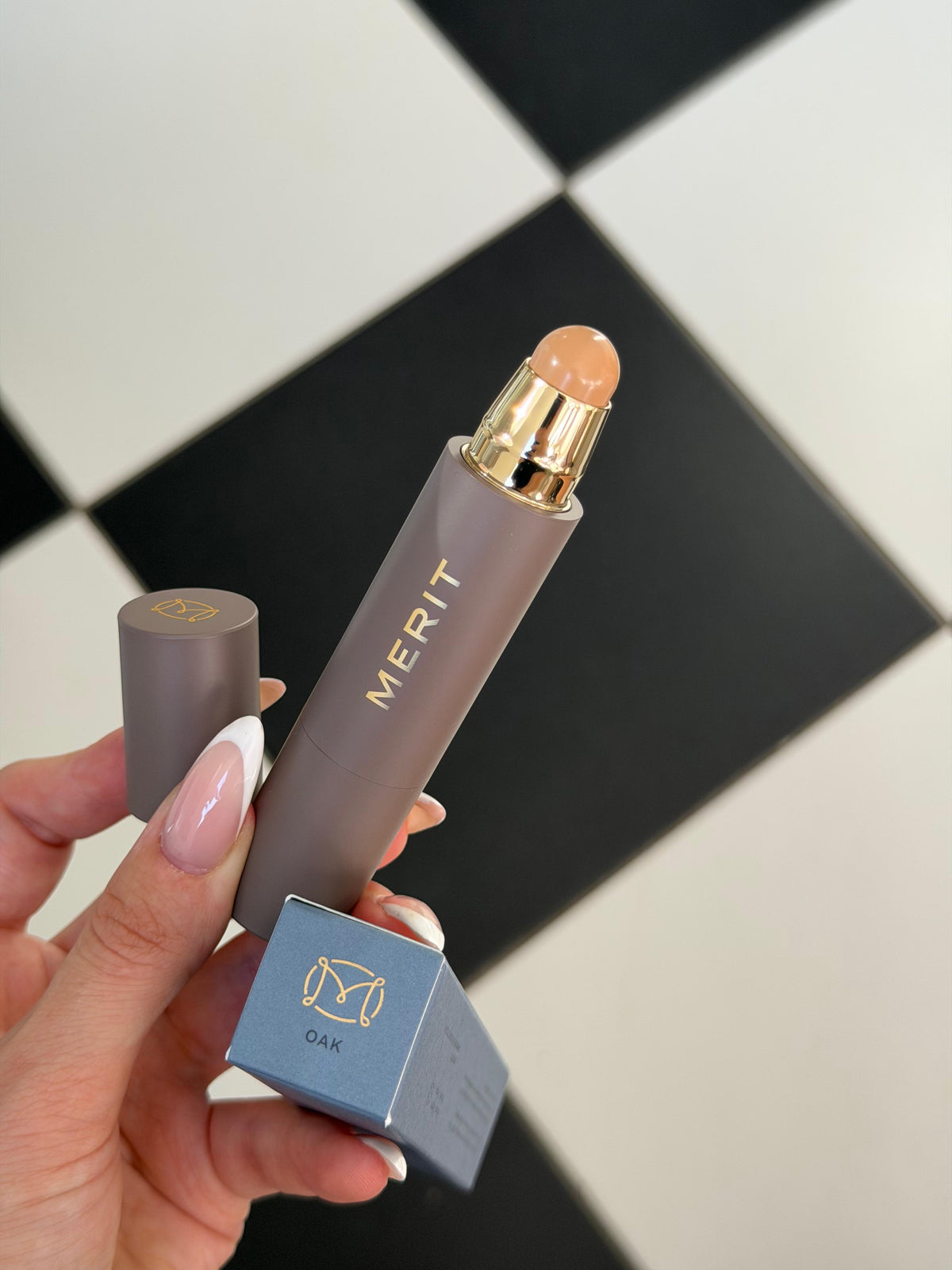 MERIT The Minimalist Perfecting Complexion Concealer Stick - Oak