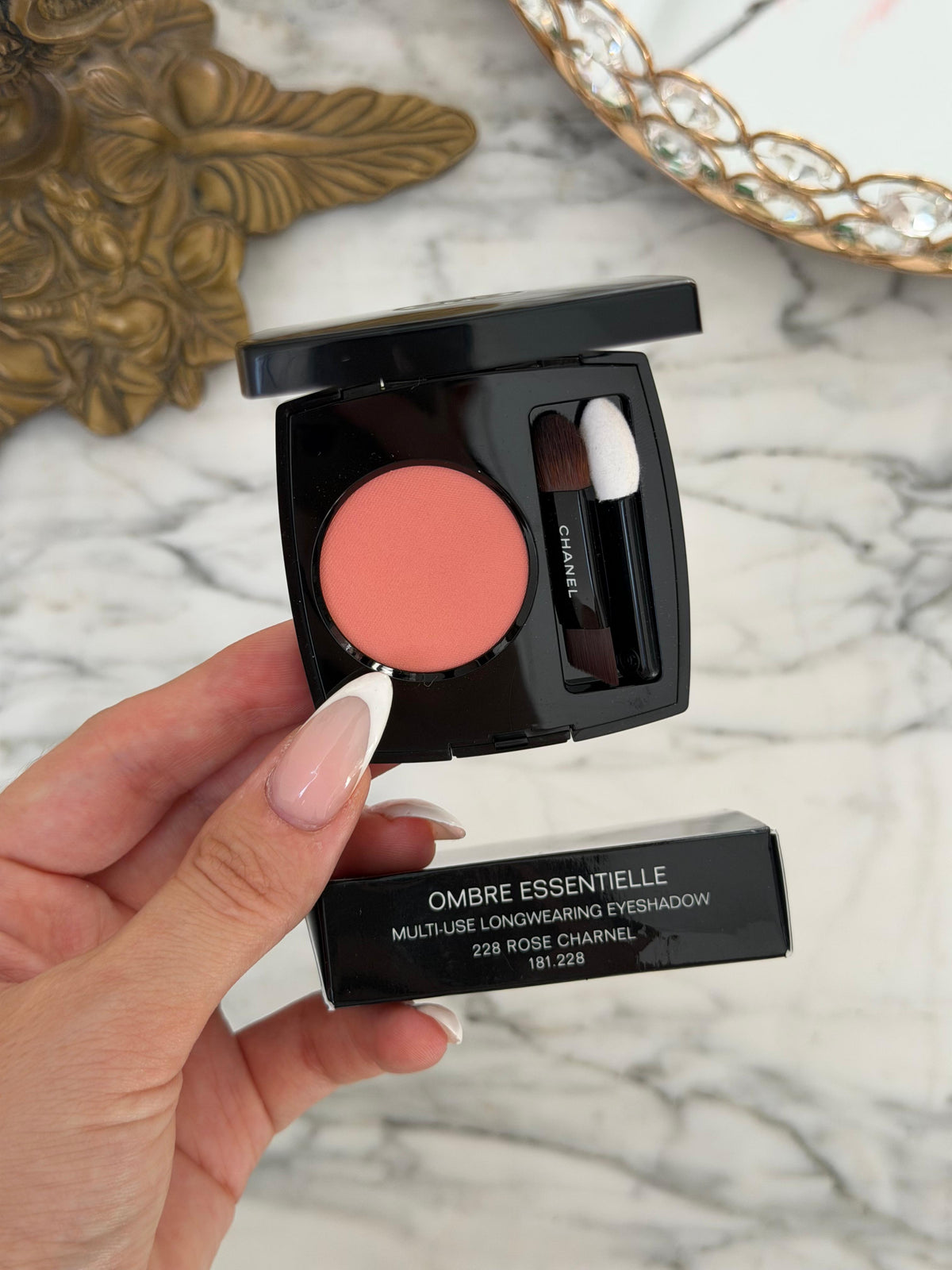 CHANEL Ombre Essentielle Multi-Use Longwearing Eyeshadow (228)