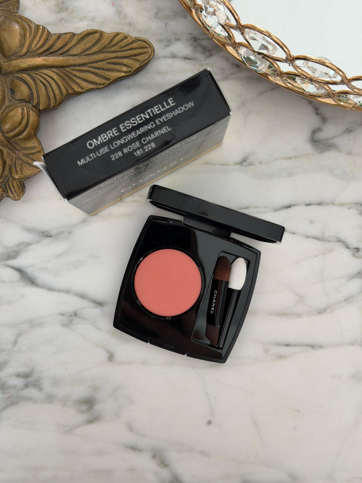 CHANEL Ombre Essentielle Multi-Use Longwearing Eyeshadow (228)