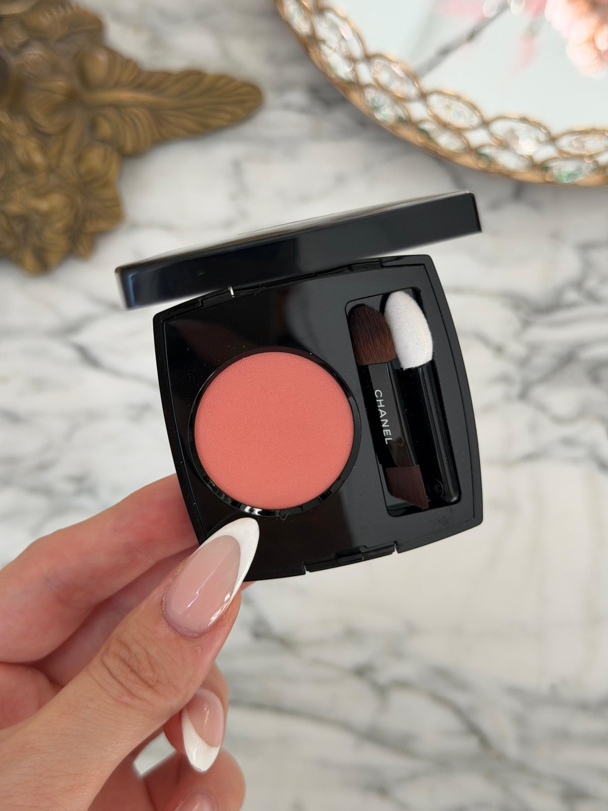 CHANEL Ombre Essentielle Multi-Use Longwearing Eyeshadow (228)