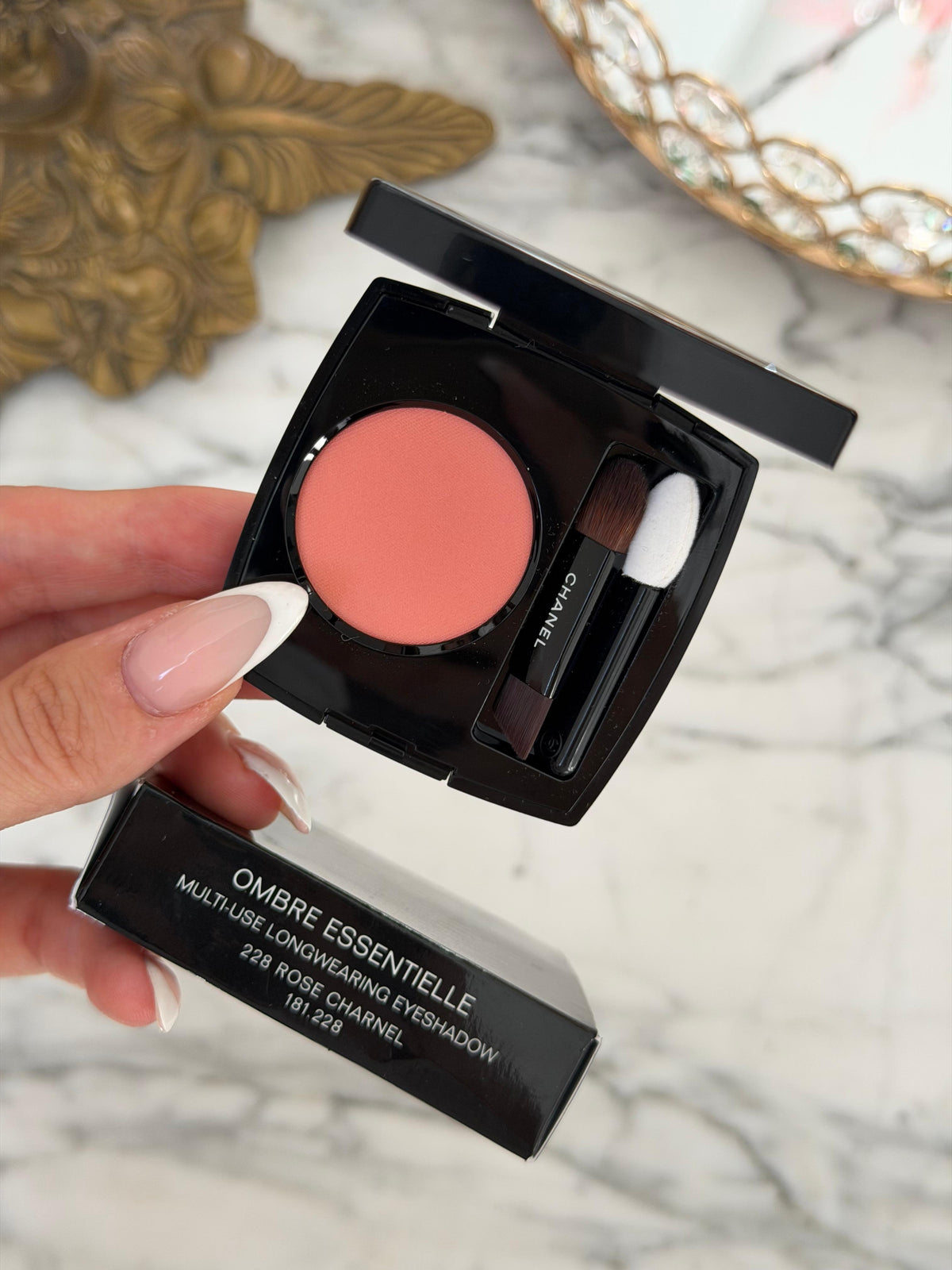 CHANEL Ombre Essentielle Multi-Use Longwearing Eyeshadow (228)