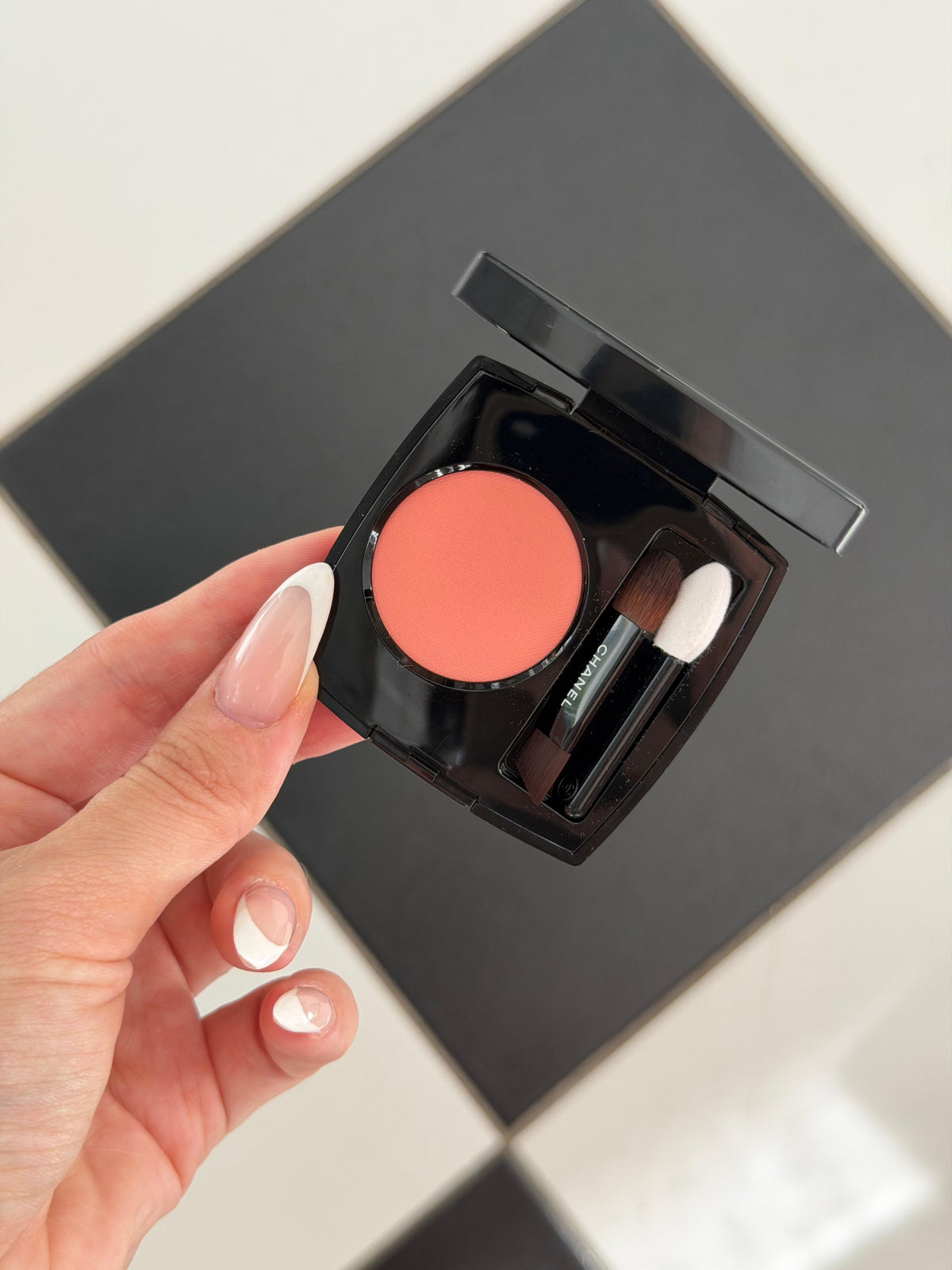 CHANEL Ombre Essentielle Multi-Use Longwearing Eyeshadow (228)