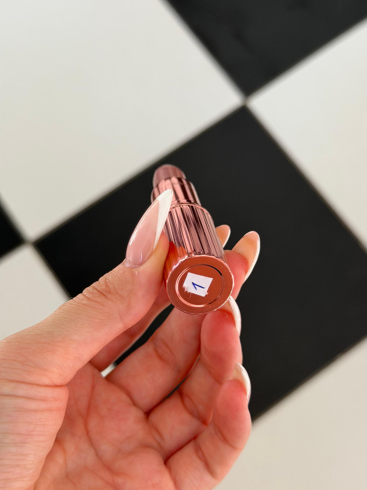 CHARLOTTE TILBURY Pillow Talk
Matte Revolution Long-Lasting Lipstick (1)