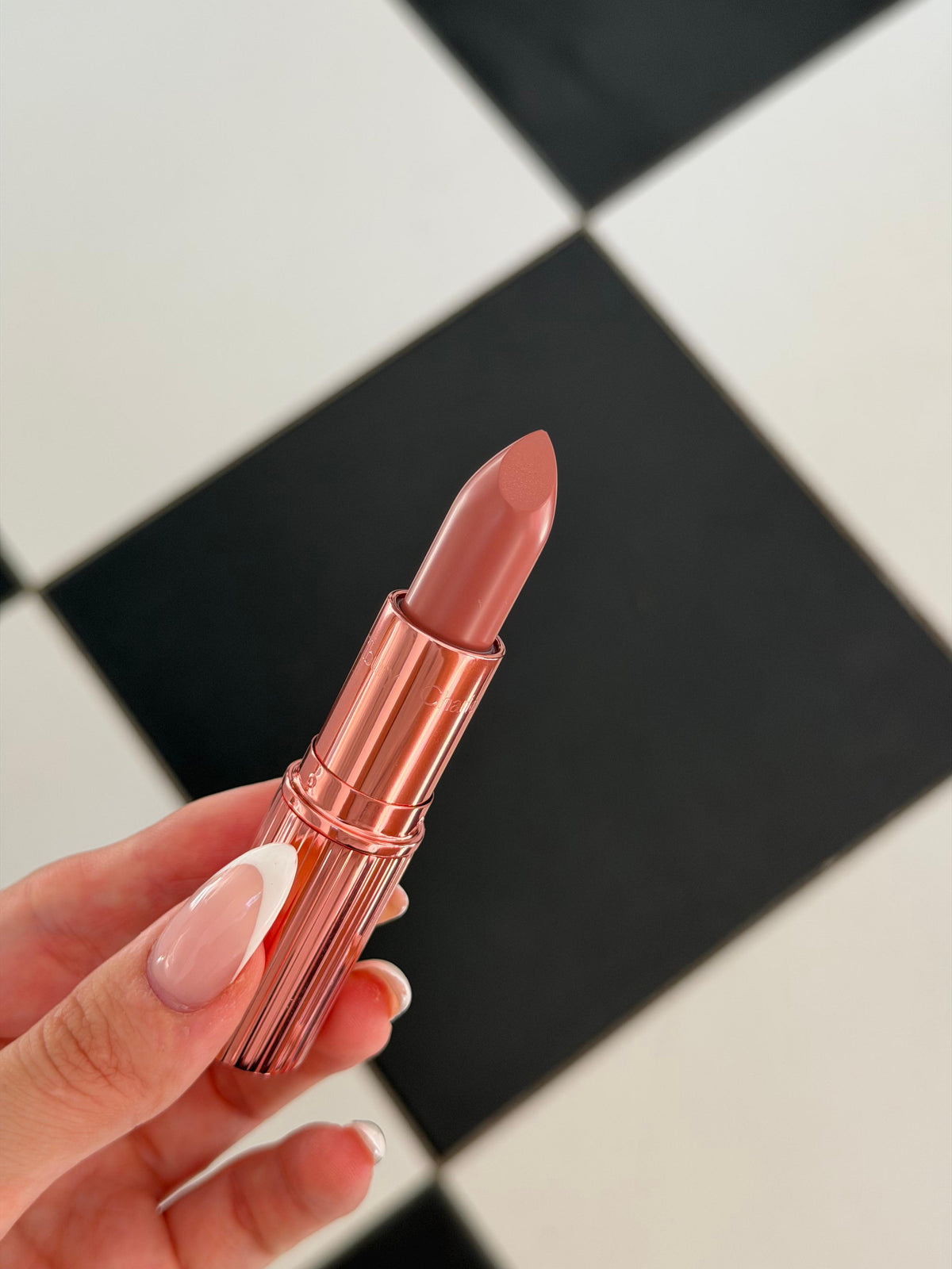 CHARLOTTE TILBURY Pillow Talk
Matte Revolution Long-Lasting Lipstick (1)