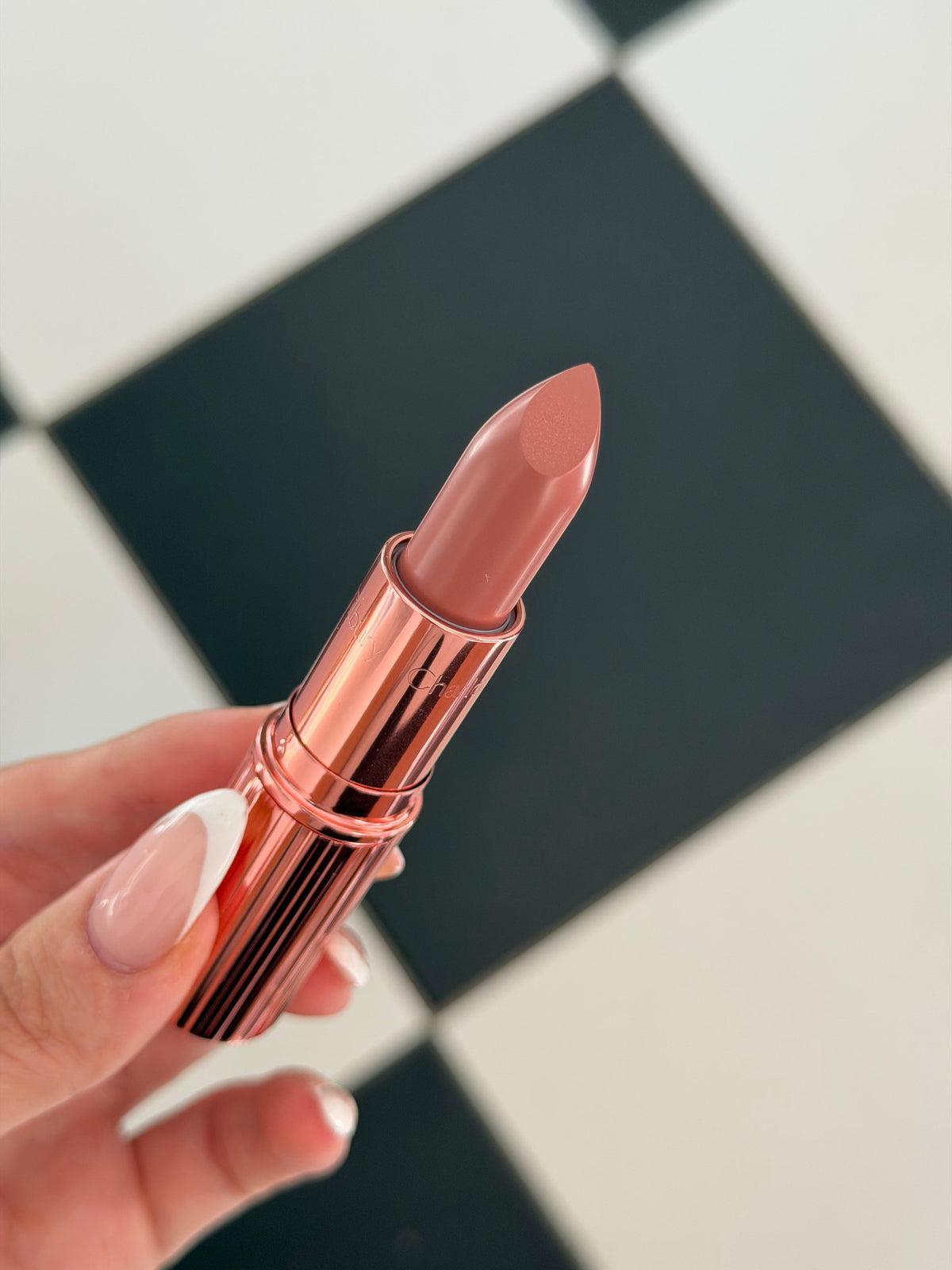 CHARLOTTE TILBURY Pillow Talk
Matte Revolution Long-Lasting Lipstick (1)