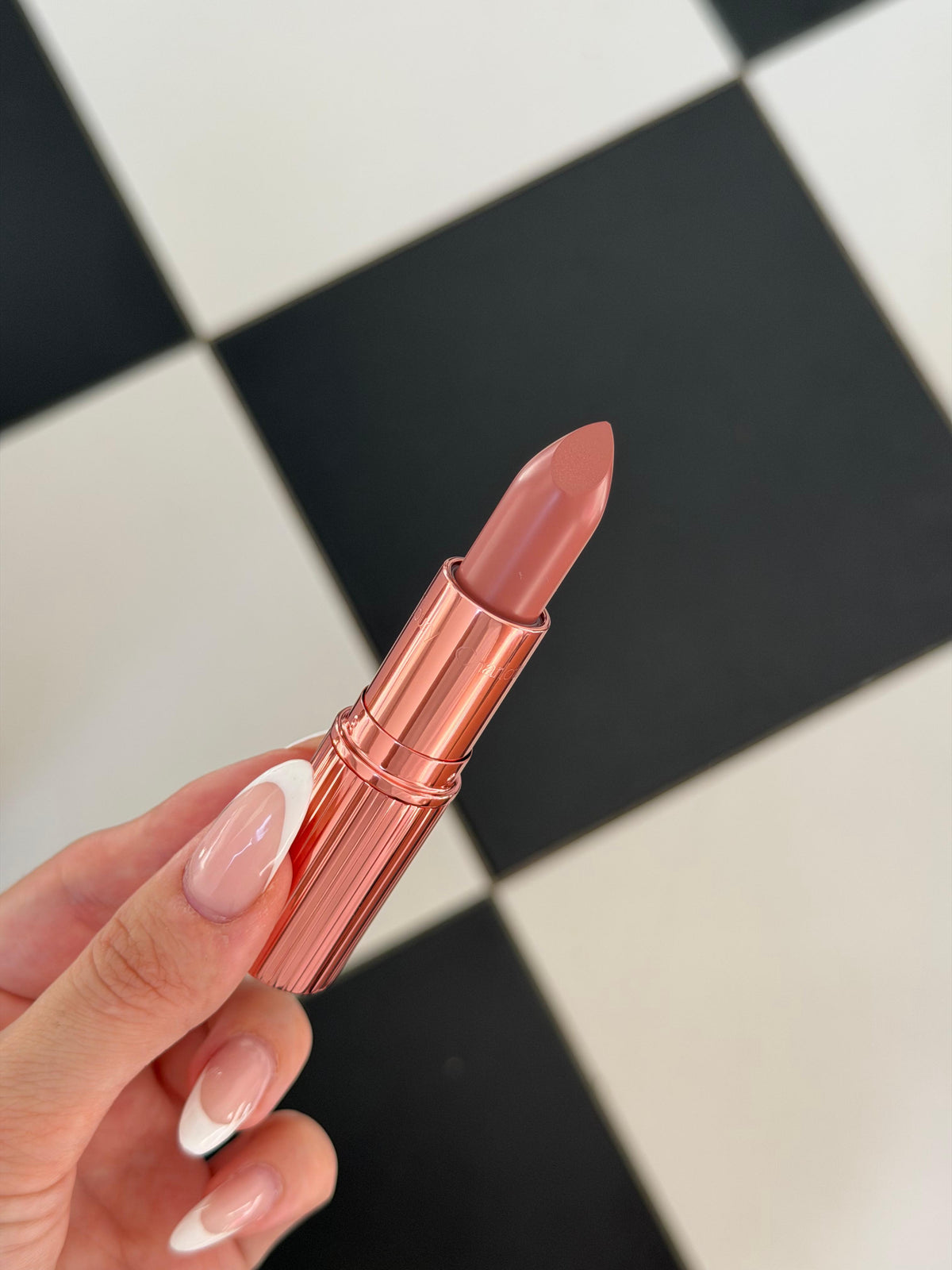 CHARLOTTE TILBURY Pillow Talk
Matte Revolution Long-Lasting Lipstick (1)