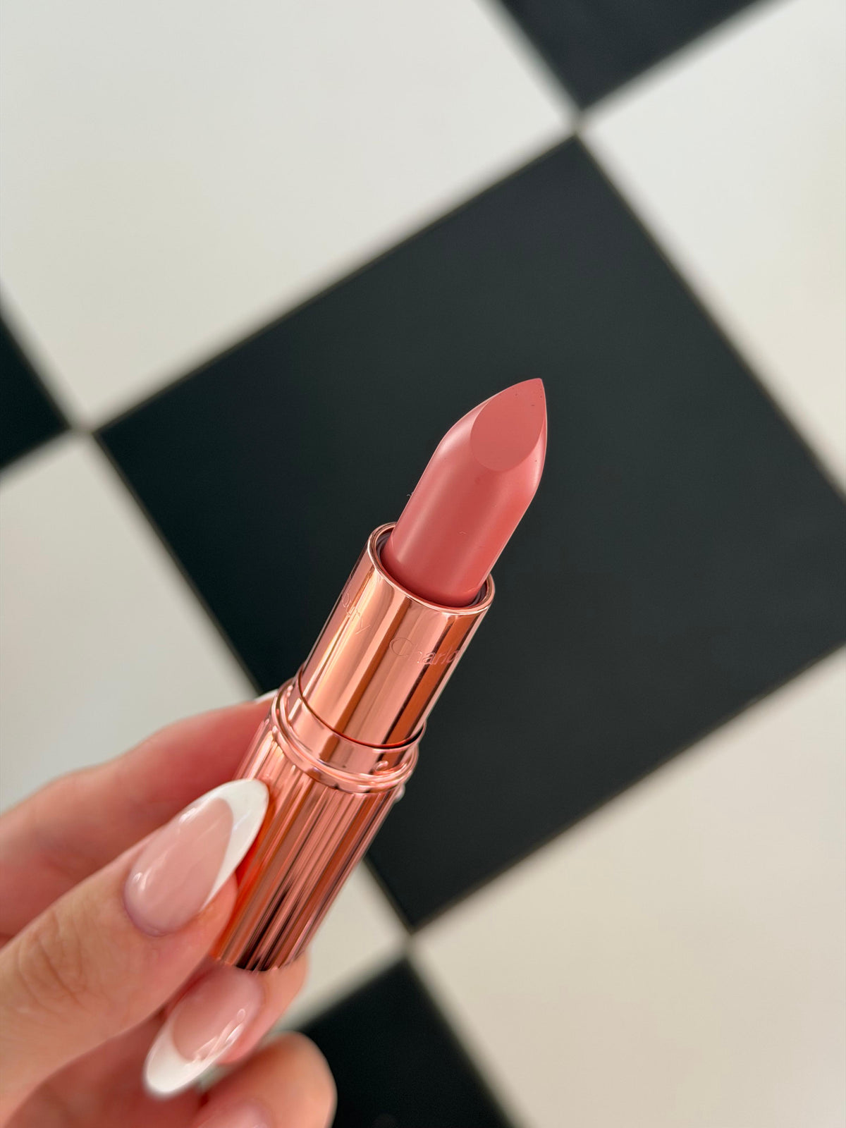 CHARLOTTE TILBURY Pillow Talk
Matte Revolution Long-Lasting Lipstick (2)