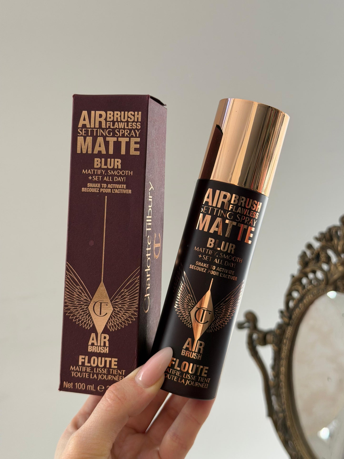 CHARLOTTE TILBURY
Airbrush Flawless Matte Blurring & Waterproof Setting Spray