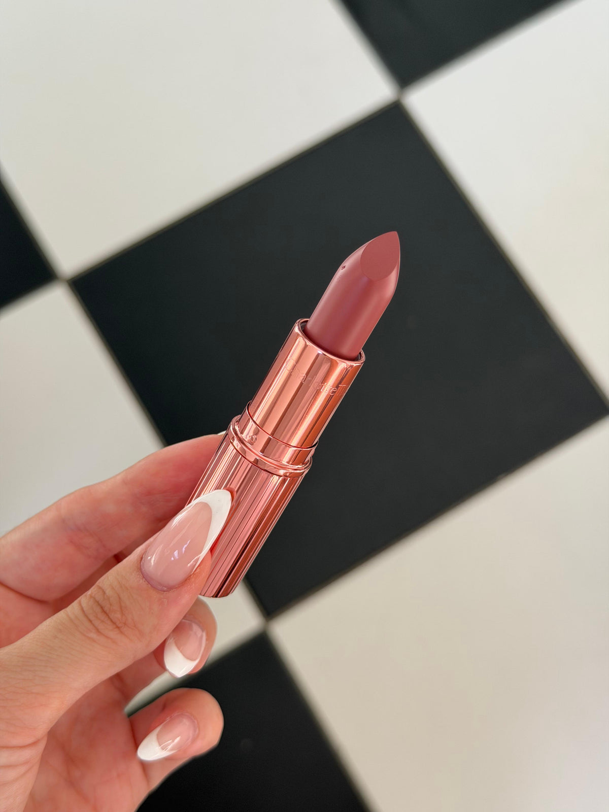 CHARLOTTE TILBURY Pillow Talk
Matte Revolution Long-Lasting Lipstick (5)