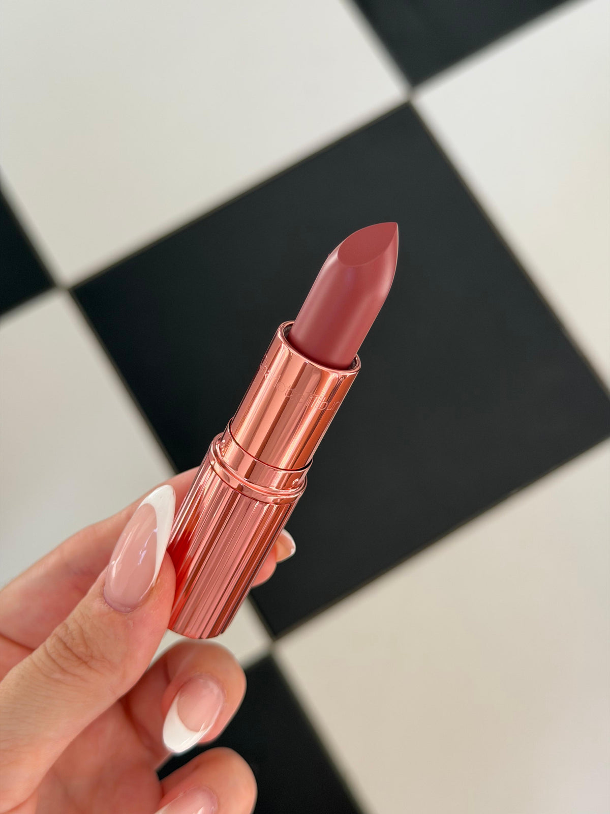 CHARLOTTE TILBURY Pillow Talk
Matte Revolution Long-Lasting Lipstick (5)