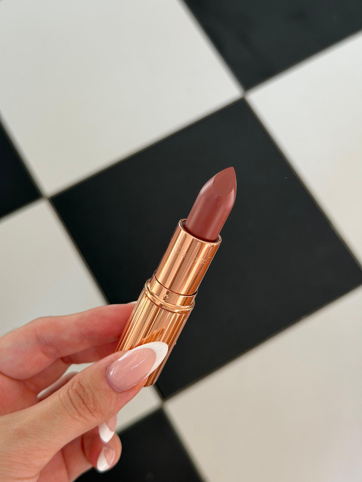 CHARLOTTE TILBURY Pillow Talk
Matte Revolution Long-Lasting Lipstick (6)