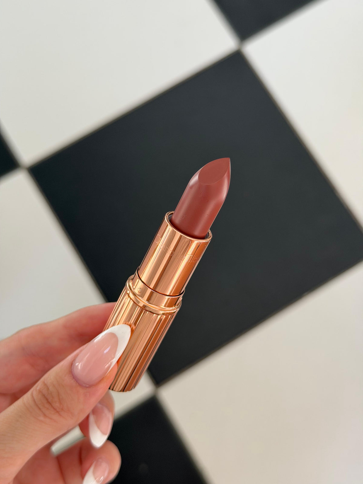 CHARLOTTE TILBURY Pillow Talk
Matte Revolution Long-Lasting Lipstick (6)