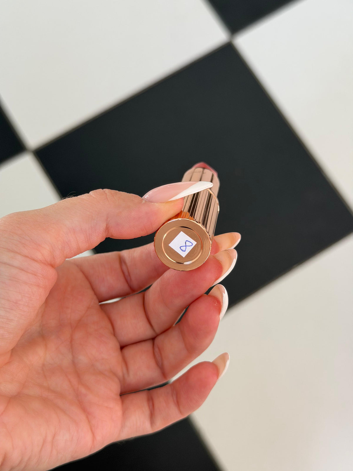 CHARLOTTE TILBURY Pillow Talk
Matte Revolution Long-Lasting Lipstick (7)
