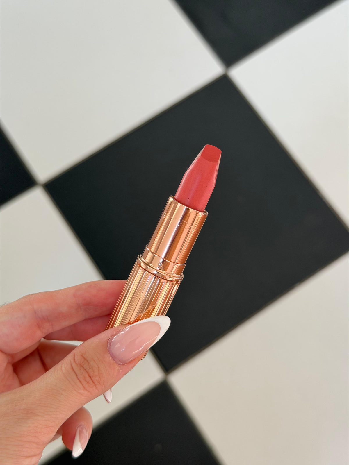 CHARLOTTE TILBURY Pillow Talk
Matte Revolution Long-Lasting Lipstick (7)