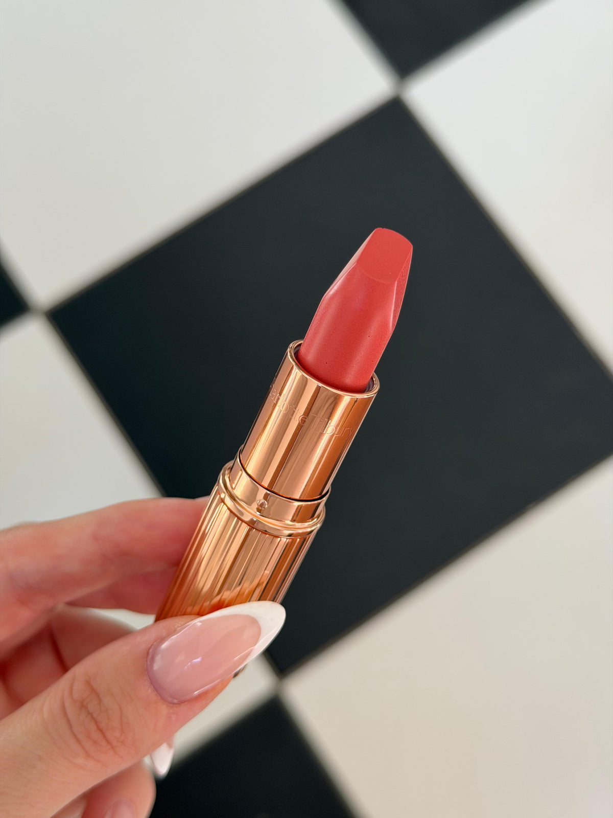 CHARLOTTE TILBURY Pillow Talk
Matte Revolution Long-Lasting Lipstick (7)