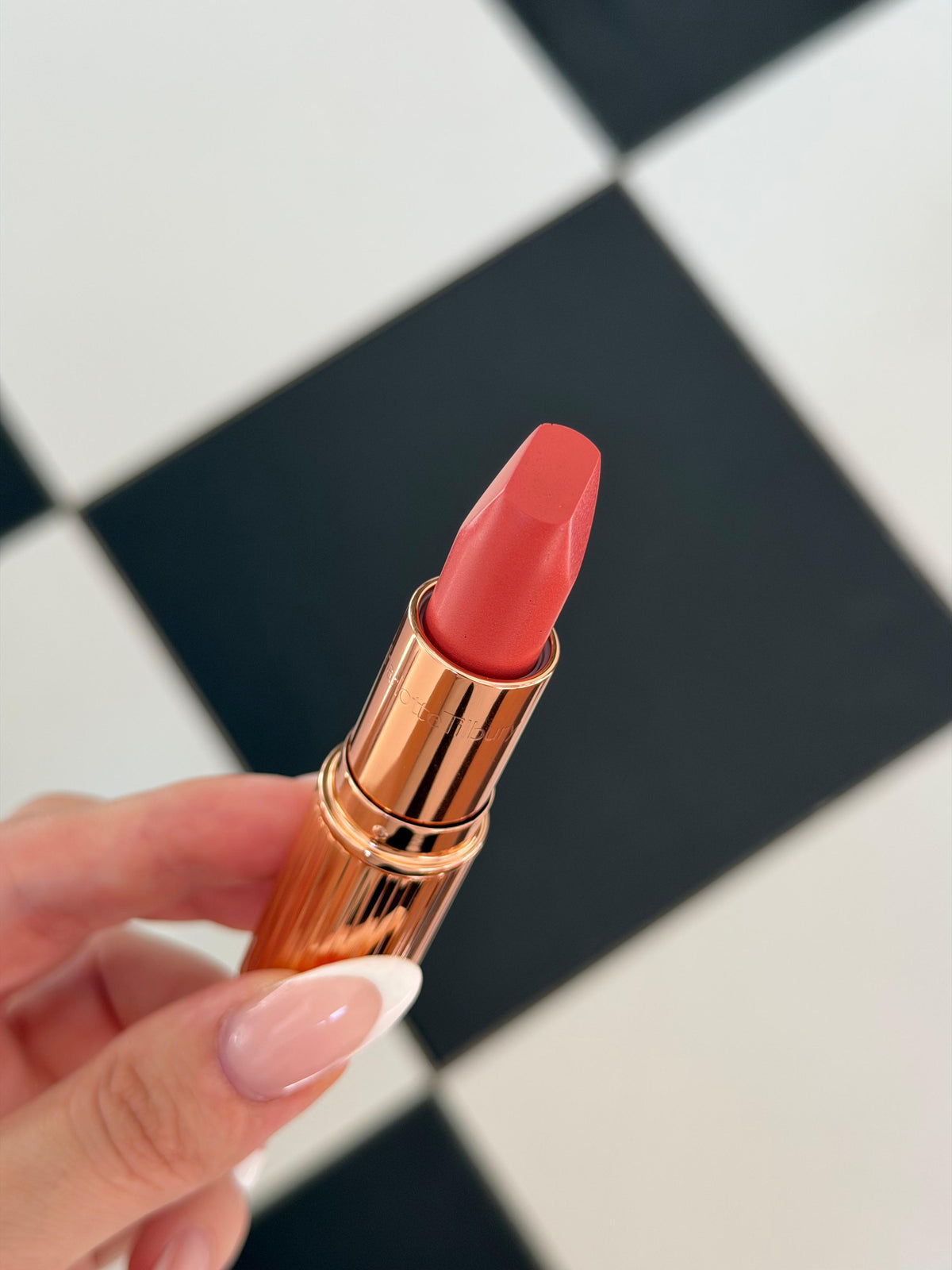 CHARLOTTE TILBURY Pillow Talk
Matte Revolution Long-Lasting Lipstick (7)