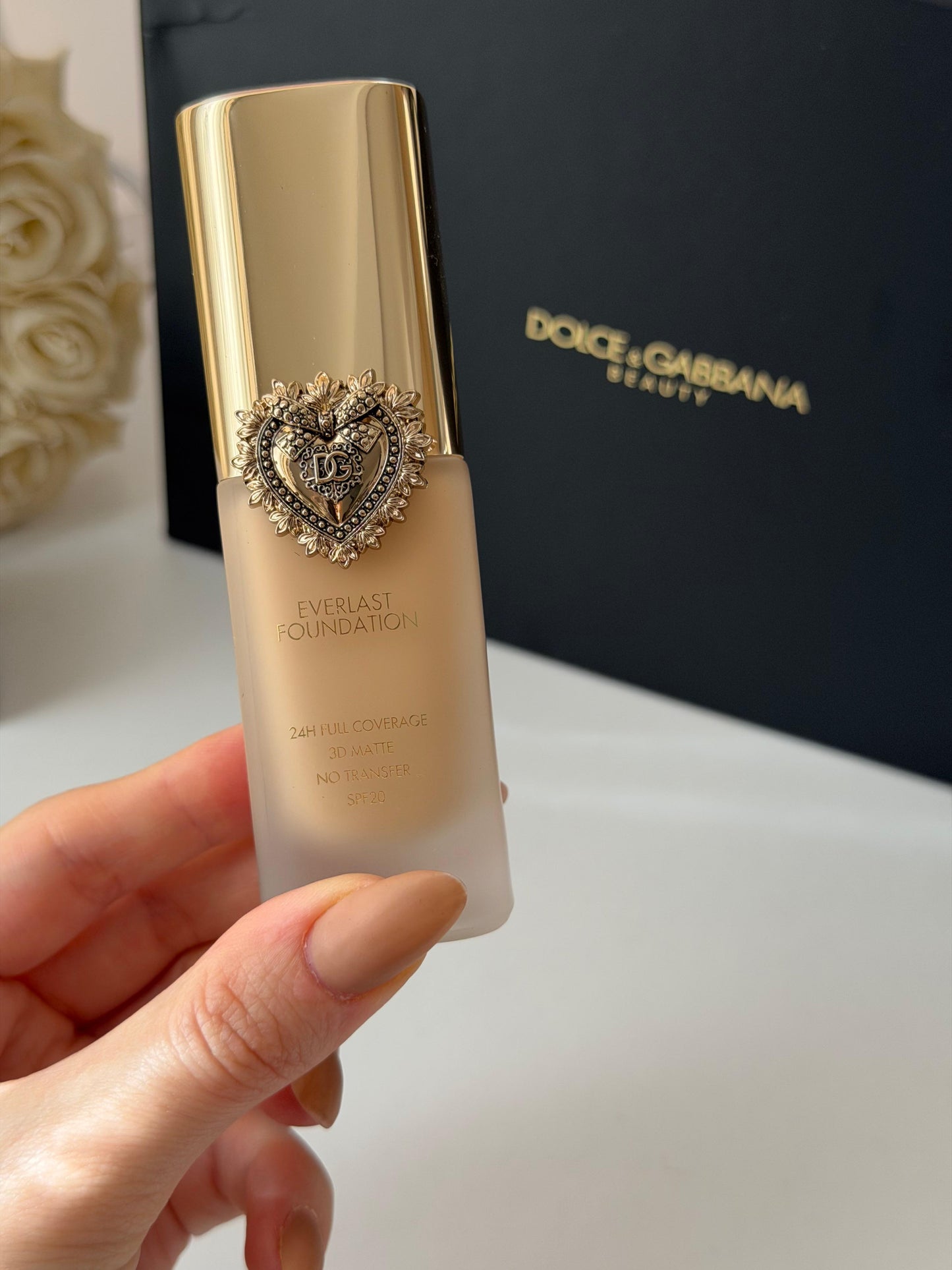 DOLCE&GABBANA Everlast Foundation (12N)
24H Full Coverage, 3D Matte, No Transfer SPF20