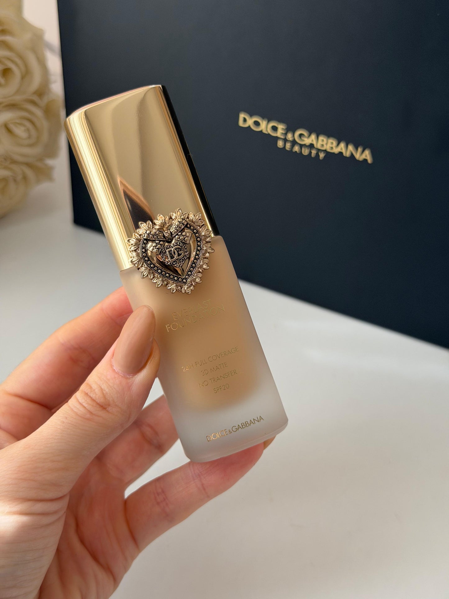 DOLCE&GABBANA Everlast Foundation (12N)
24H Full Coverage, 3D Matte, No Transfer SPF20