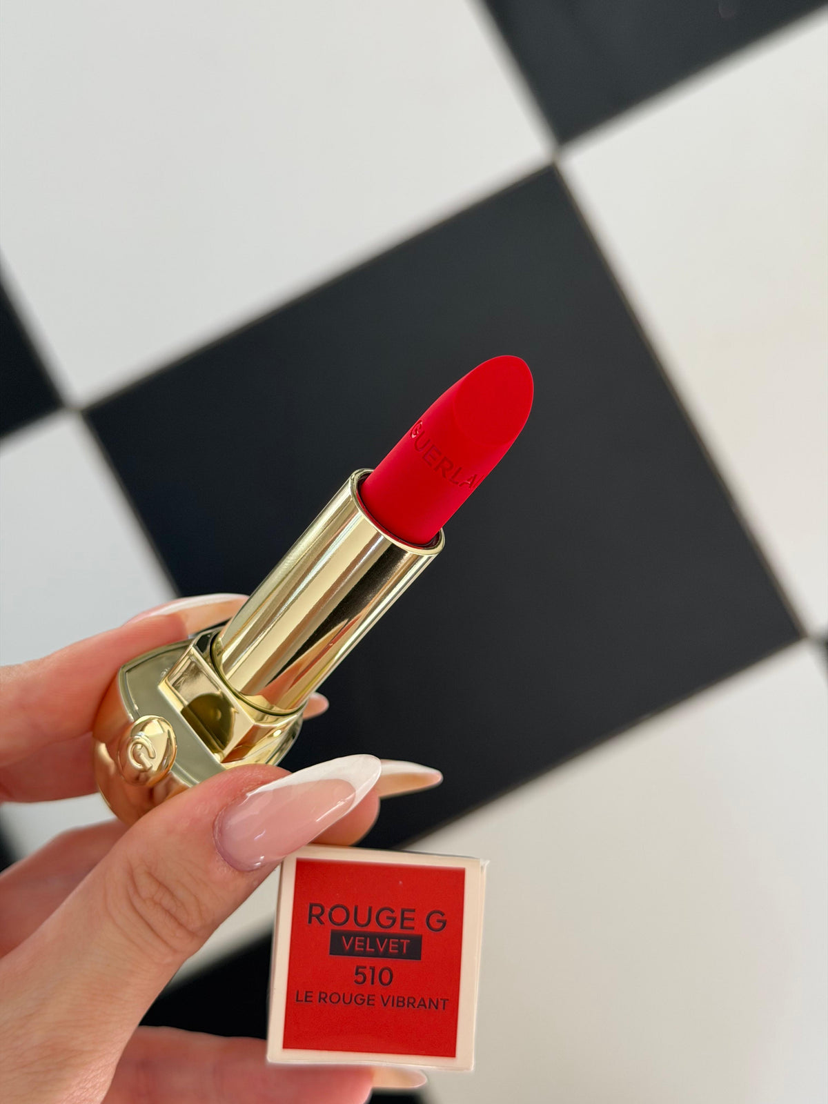GUERLAIN Rouge G Velvet
Lipstick (510)