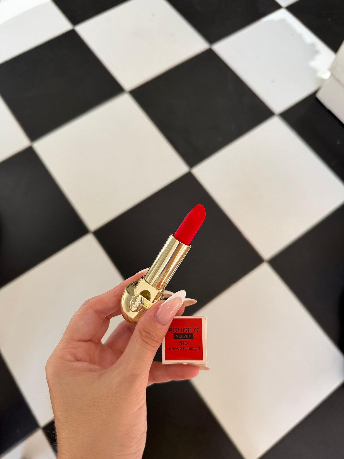 GUERLAIN Rouge G Velvet
Lipstick (510)