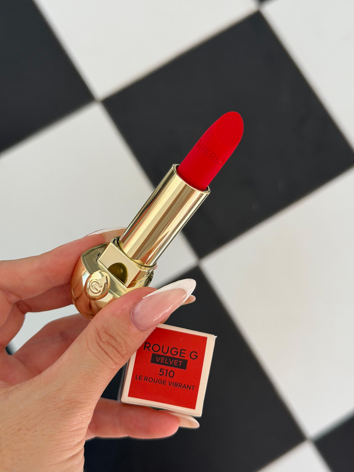 GUERLAIN Rouge G Velvet
Lipstick (510)