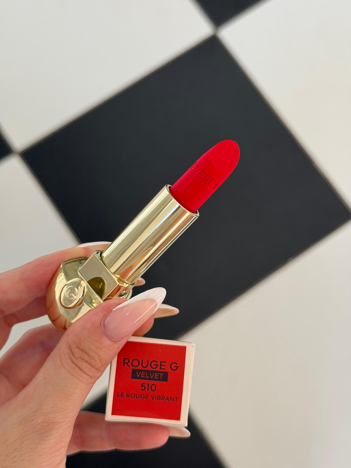 GUERLAIN Rouge G Velvet
Lipstick (510)