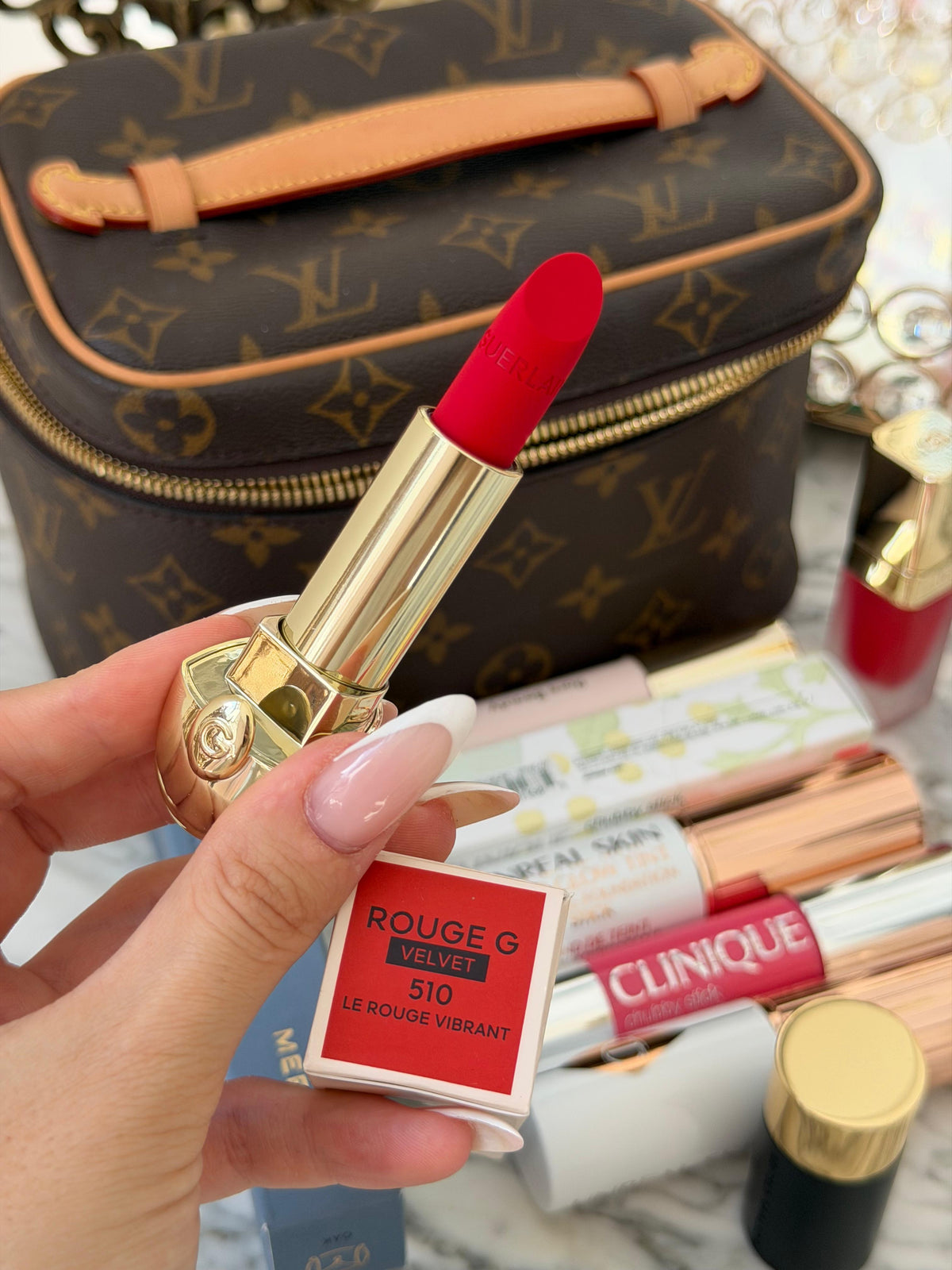 GUERLAIN Rouge G Velvet
Lipstick (510)