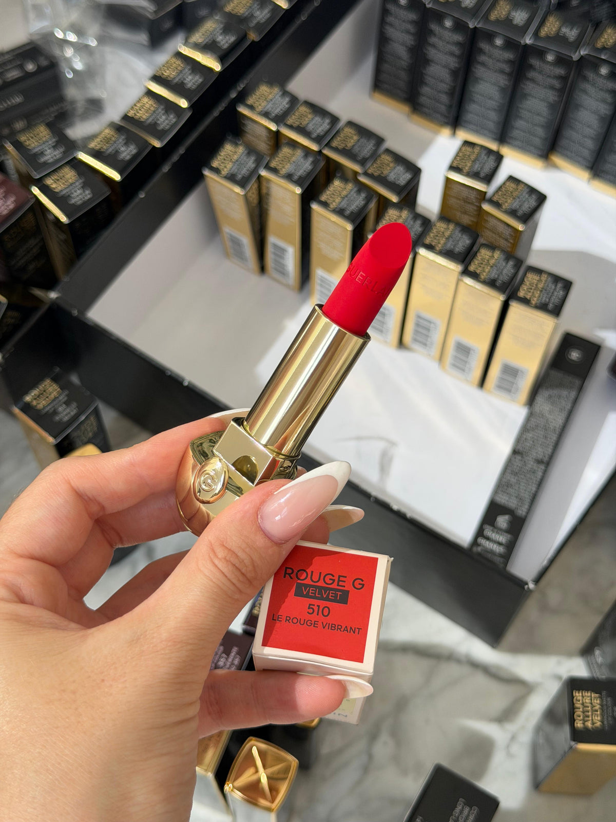 GUERLAIN Rouge G Velvet
Lipstick (510)
