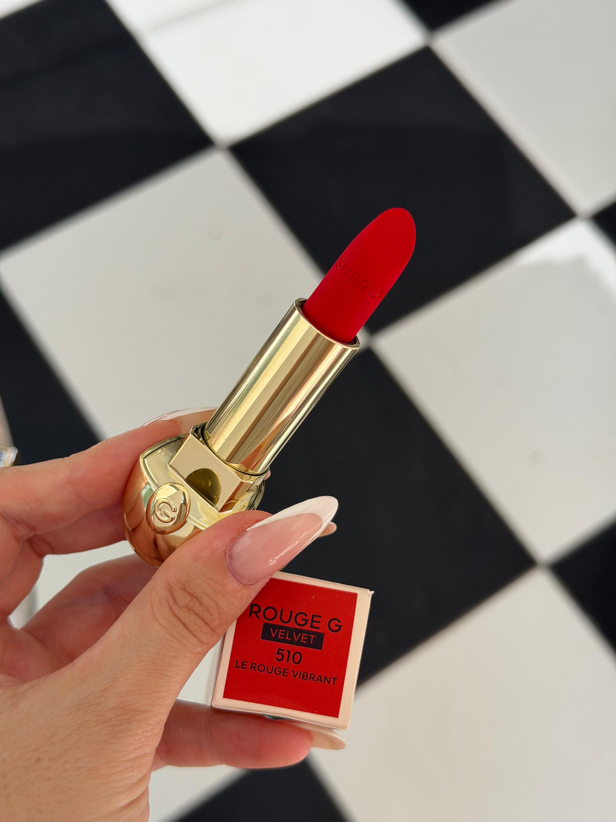 GUERLAIN Rouge G Velvet
Lipstick (510)