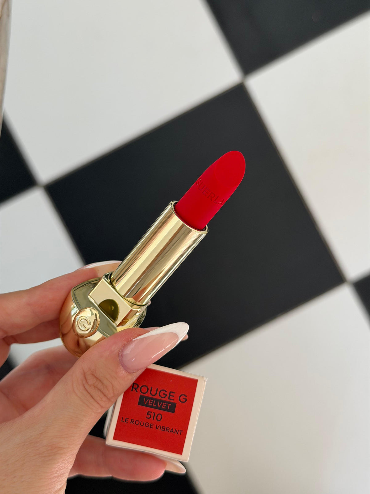 GUERLAIN Rouge G Velvet
Lipstick (510)