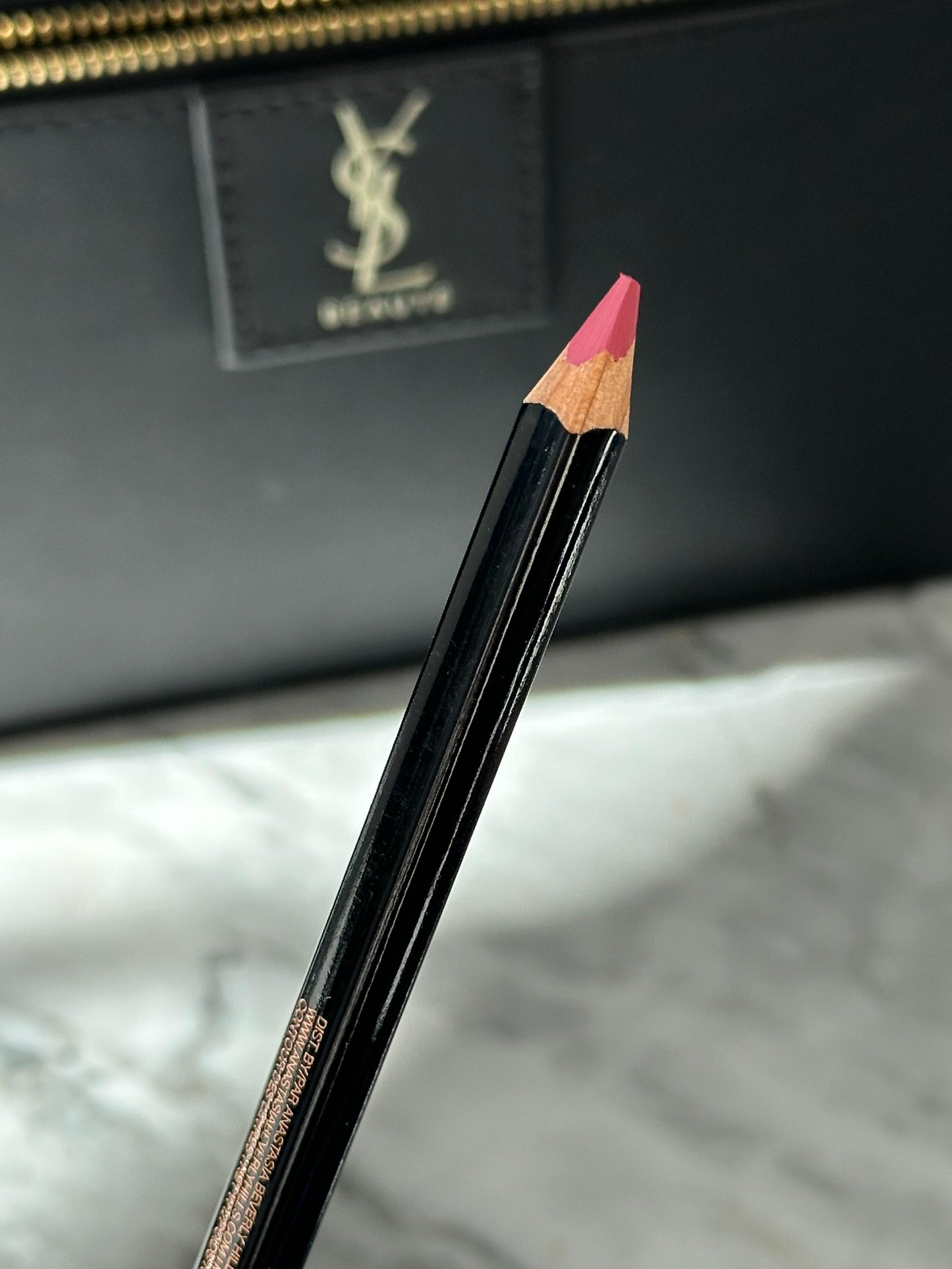 ANASTASIA BEVERLY HILLS
Lip Liner
A Full-Pigment Lip pencil For Shaping And Contouring Lips With Precision