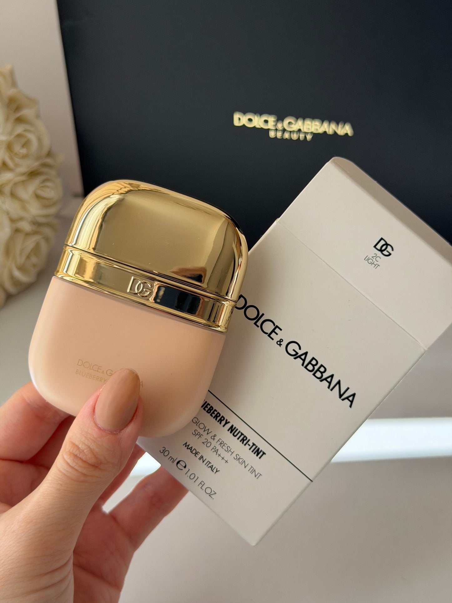 DOLCE&GABBANA Blueberry Nutri-Tint Foundation (02C)
Hydra-Glow & Fresh Skin Tint Sunscreen Broad Spectrum SPF20