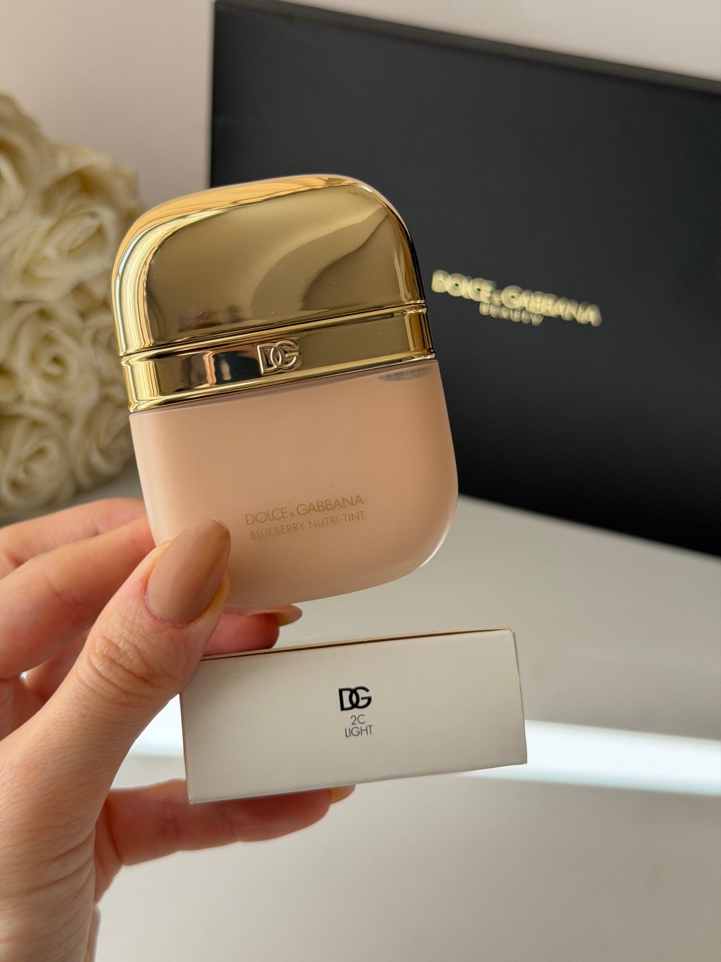 DOLCE&GABBANA Blueberry Nutri-Tint Foundation (02C)
Hydra-Glow & Fresh Skin Tint Sunscreen Broad Spectrum SPF20