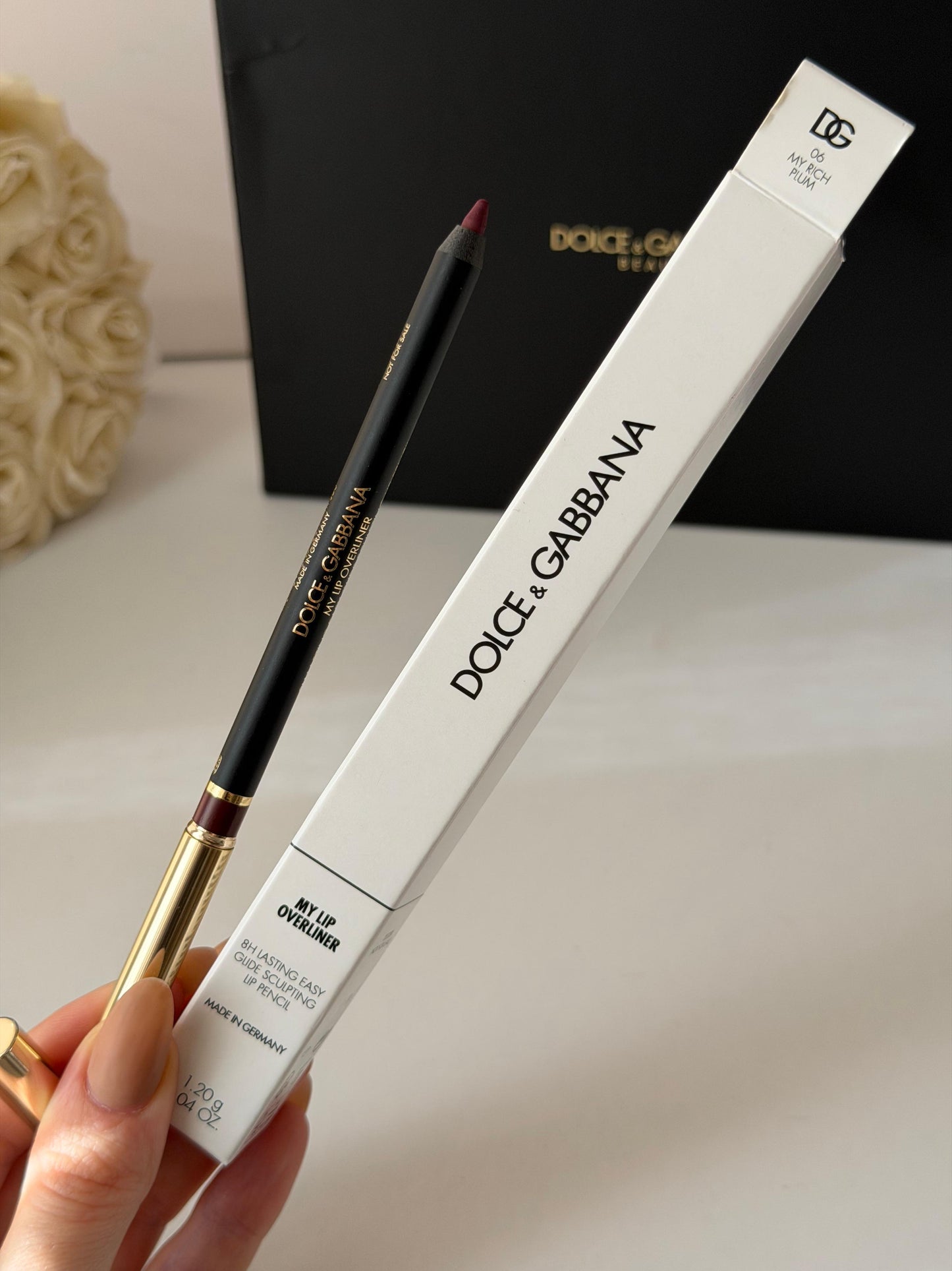 DOLCE&GABBANA My Lip Overliner
8H Lasting Easy Glide Sculpting Lip Pencil (06)