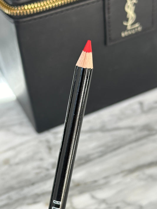 BOBBI BROWN
Lip Liner Pencil - Red