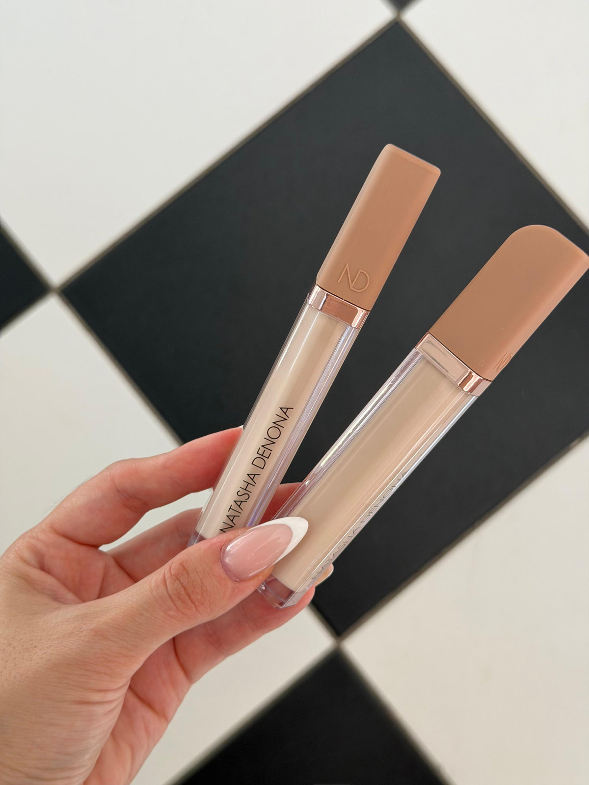 NATASHA DENONA Hy-Glam
Brightening & Hydrating Crease-Proof Serum Concealer (N1)