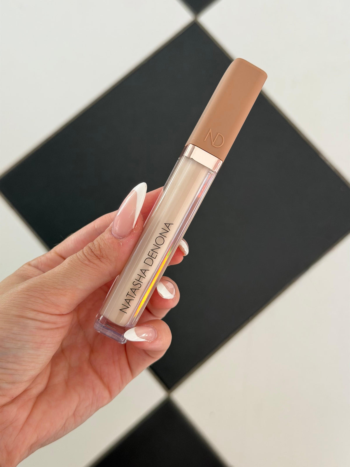 NATASHA DENONA Hy-Glam
Brightening & Hydrating Crease-Proof Serum Concealer (N1)