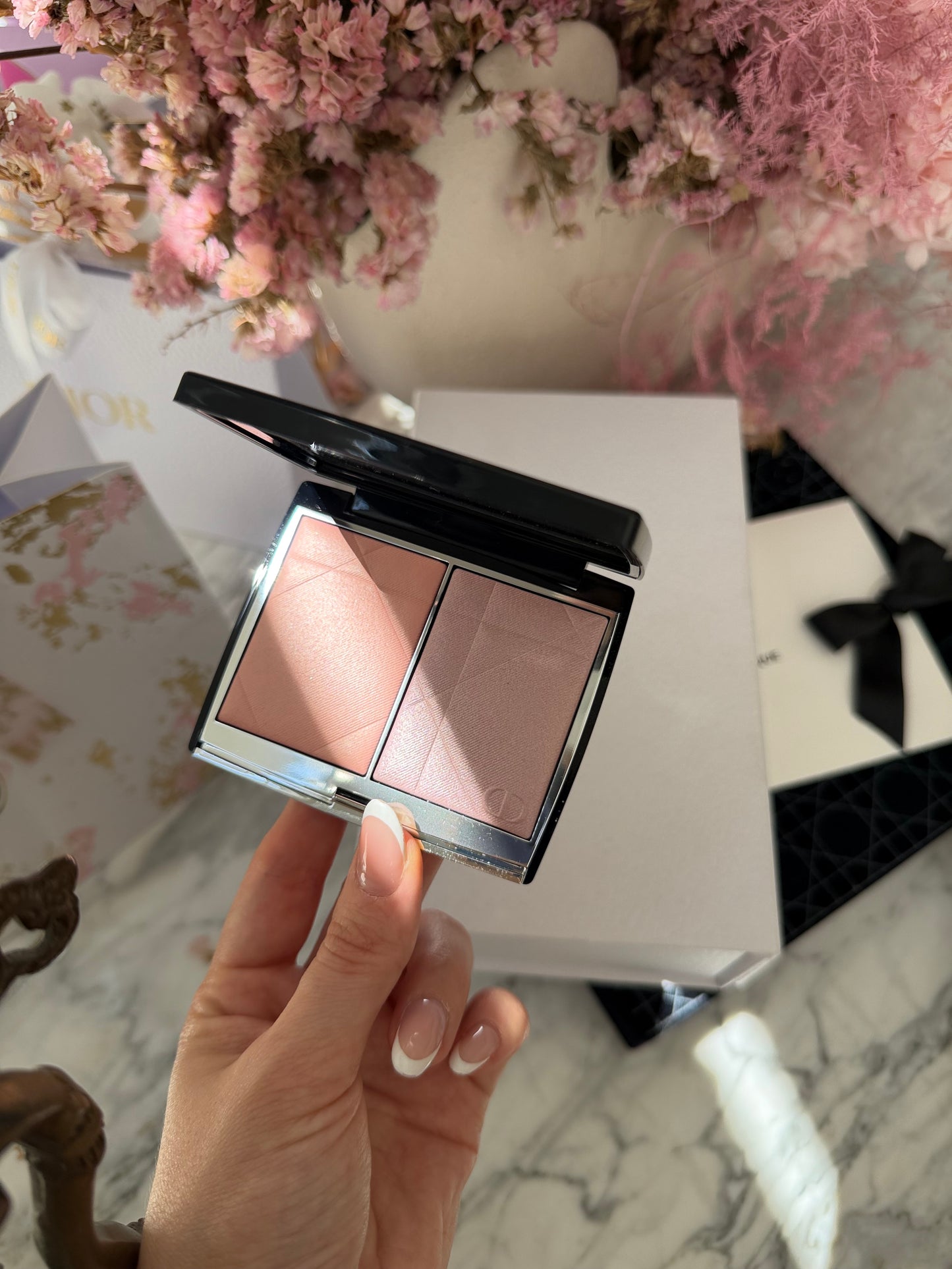 DIOR Rouge Blush Colour & Glow (287)
Multi-Use Face Palette – Color and Highlighter Duo