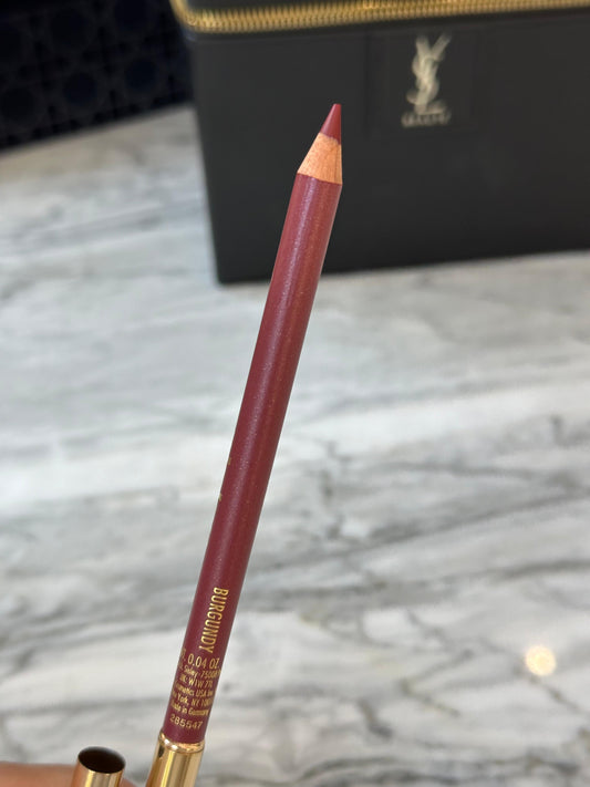 SISLEY Lip Liner - Burgundy
Phyto-Lèvres Perfect - A Firm, Gentle, Easy-Glide Precise Pencil