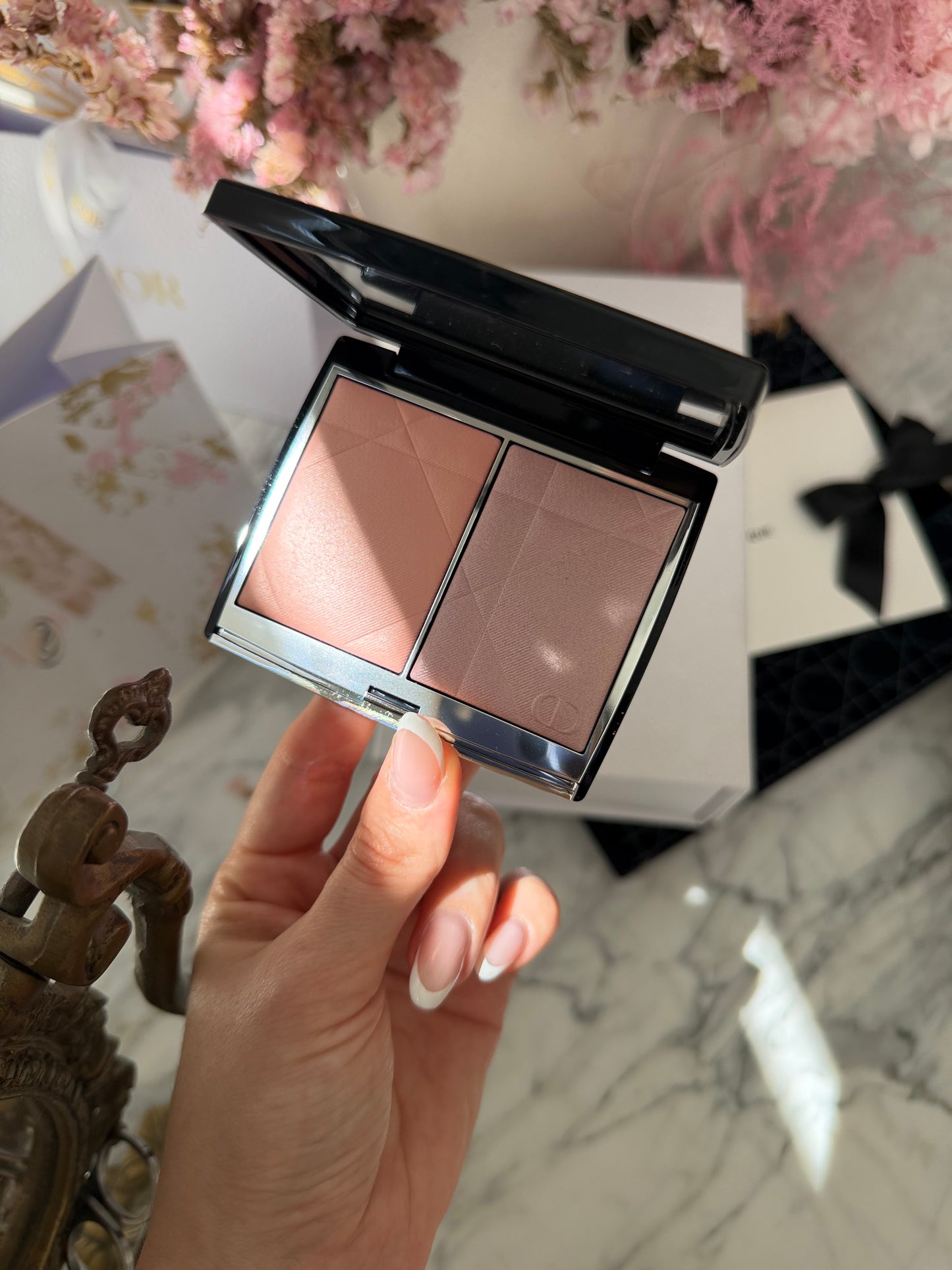 DIOR Rouge Blush Colour & Glow (287)
Multi-Use Face Palette – Color and Highlighter Duo