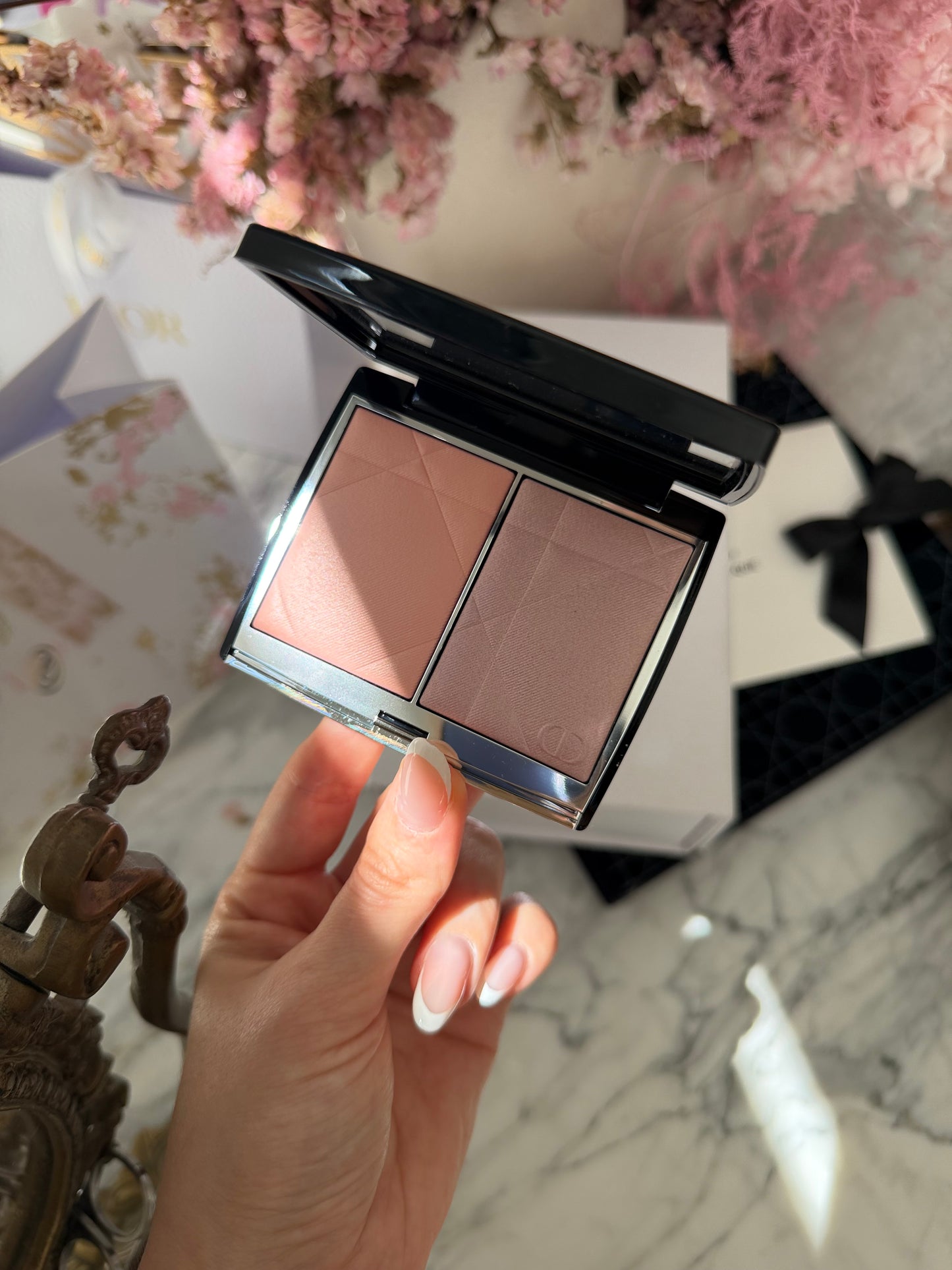 DIOR Rouge Blush Colour & Glow (287)
Multi-Use Face Palette – Color and Highlighter Duo