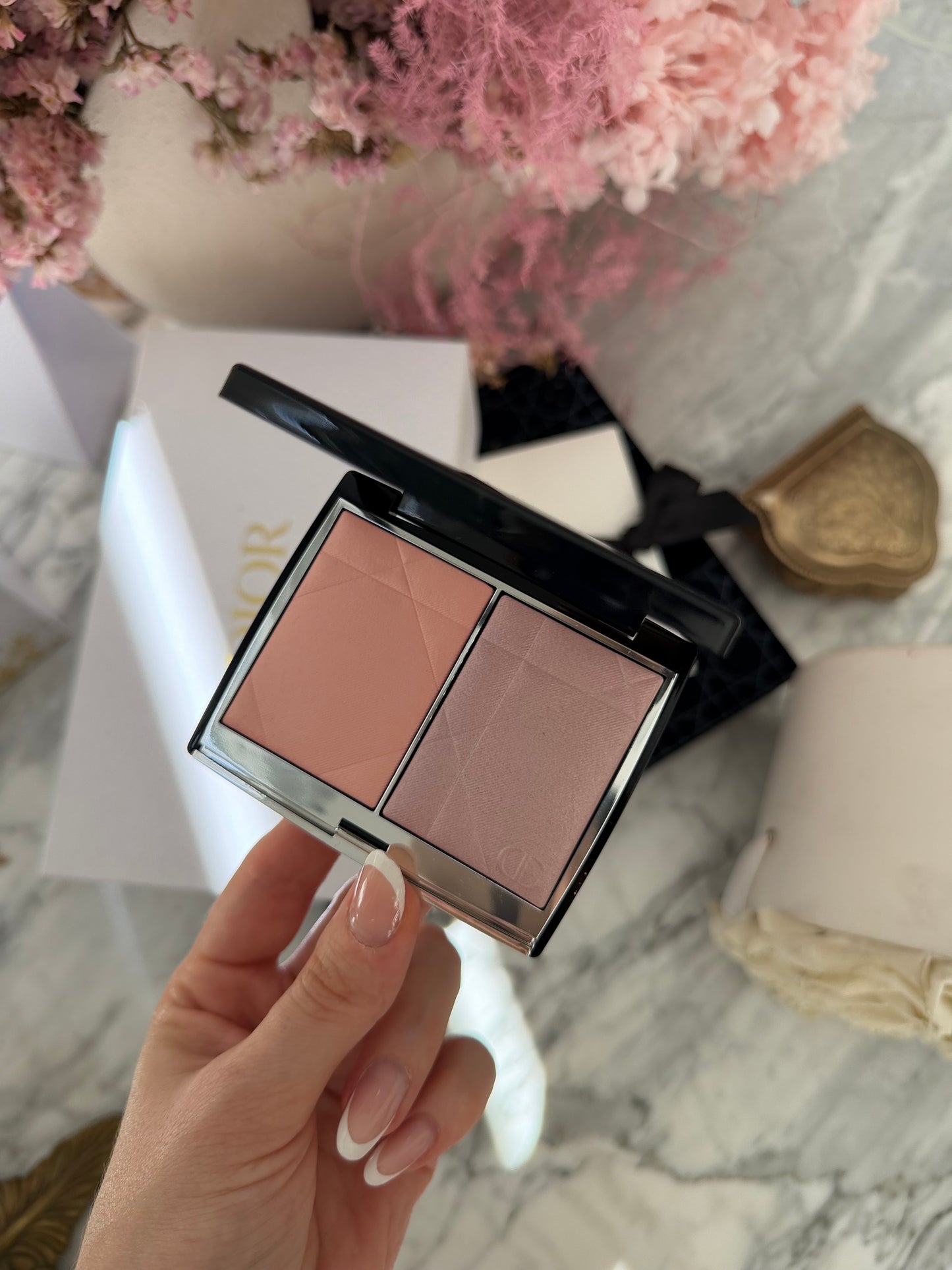 DIOR Rouge Blush Colour & Glow (287)
Multi-Use Face Palette – Color and Highlighter Duo