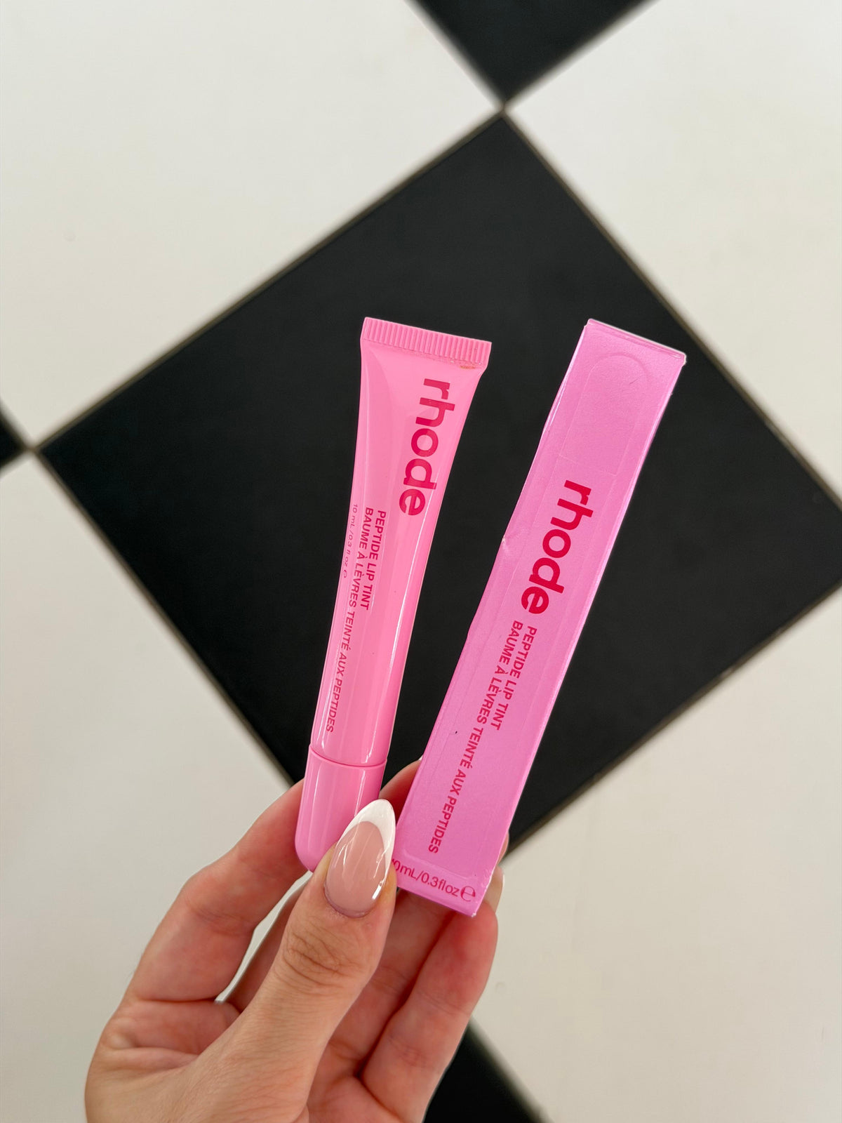 RHODE Peptide Lip Tint
The Tinted Lip Layer - Jelly Bean