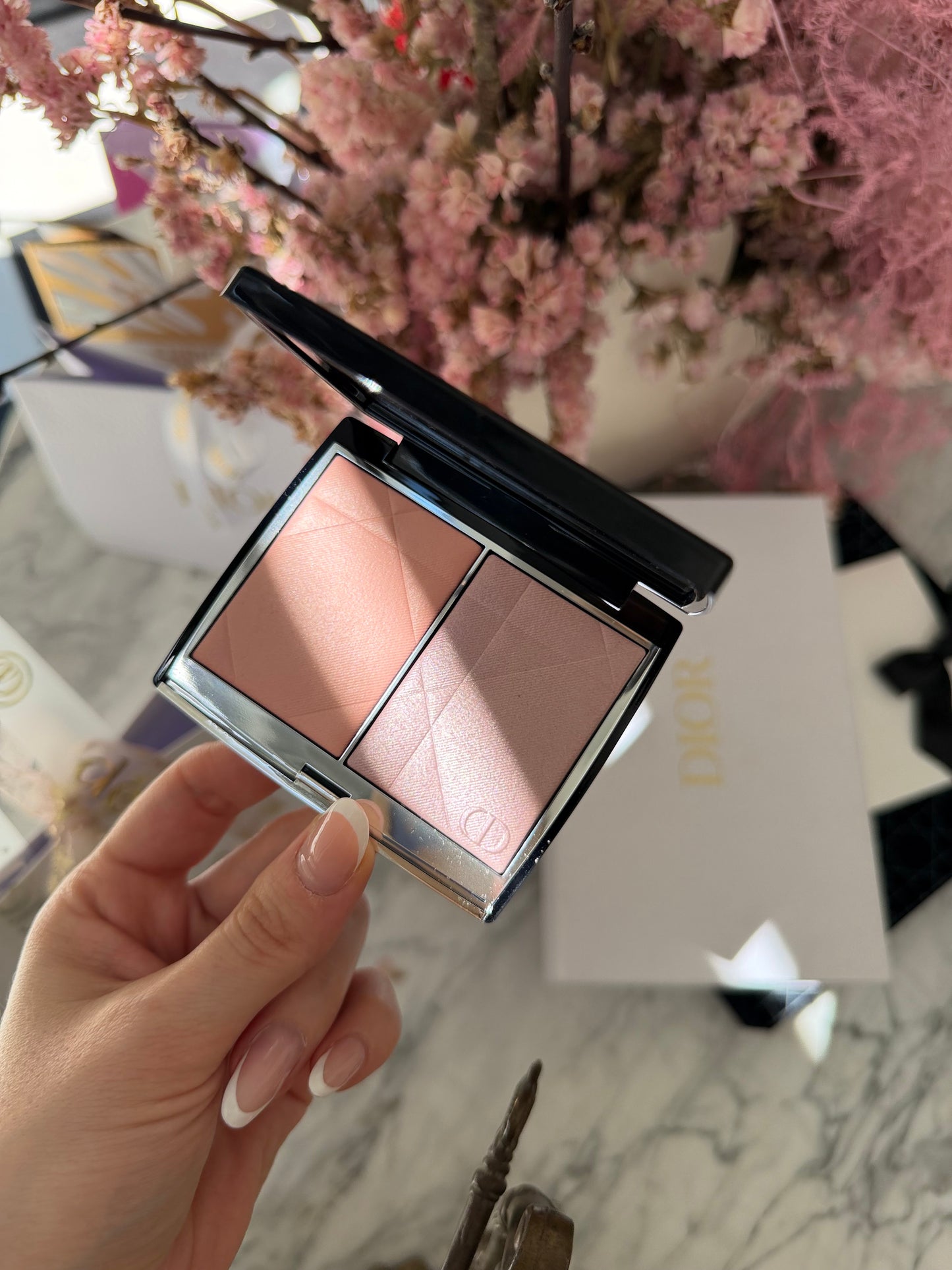 DIOR Rouge Blush Colour & Glow (287)
Multi-Use Face Palette – Color and Highlighter Duo
