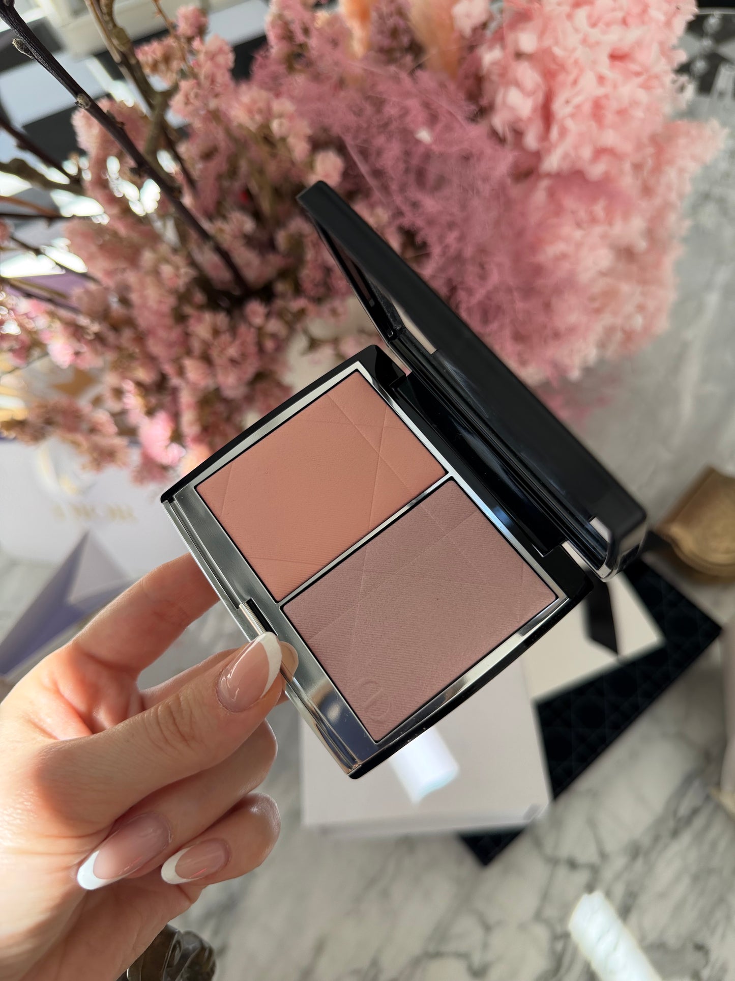 DIOR Rouge Blush Colour & Glow (287)
Multi-Use Face Palette – Color and Highlighter Duo