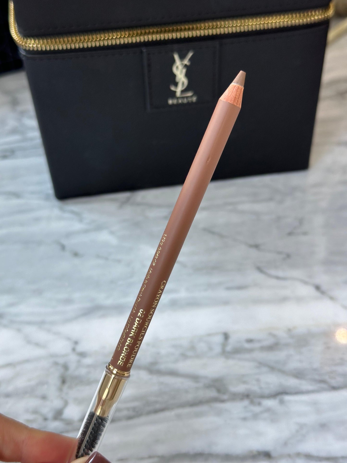 LANCÔME Brow Shaping Powdery Pencil (02)
Defined & Natural