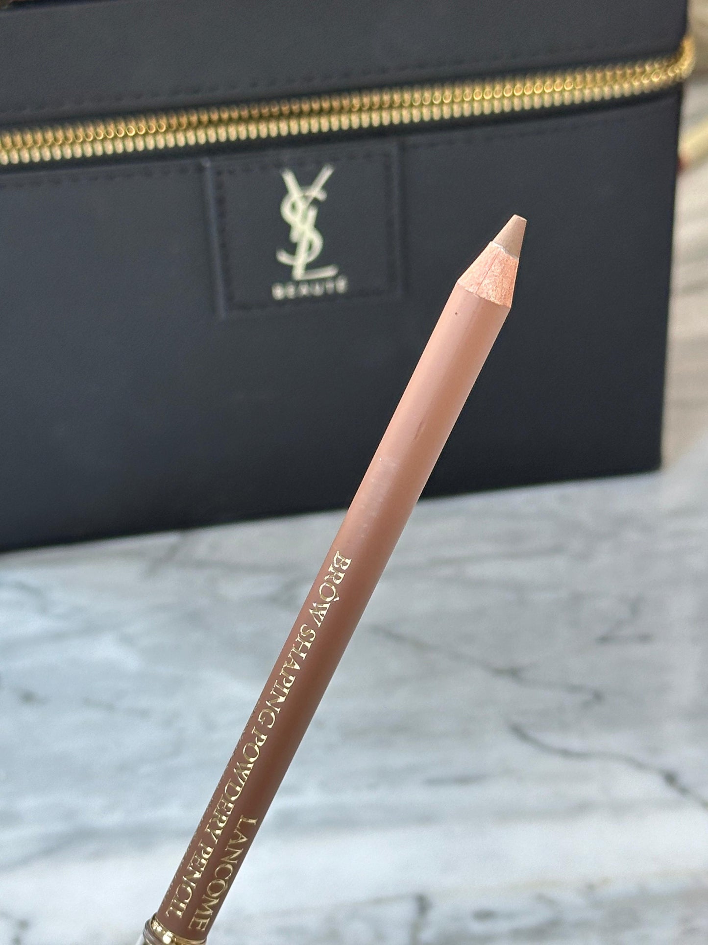 LANCÔME Brow Shaping Powdery Pencil (02)
Defined & Natural