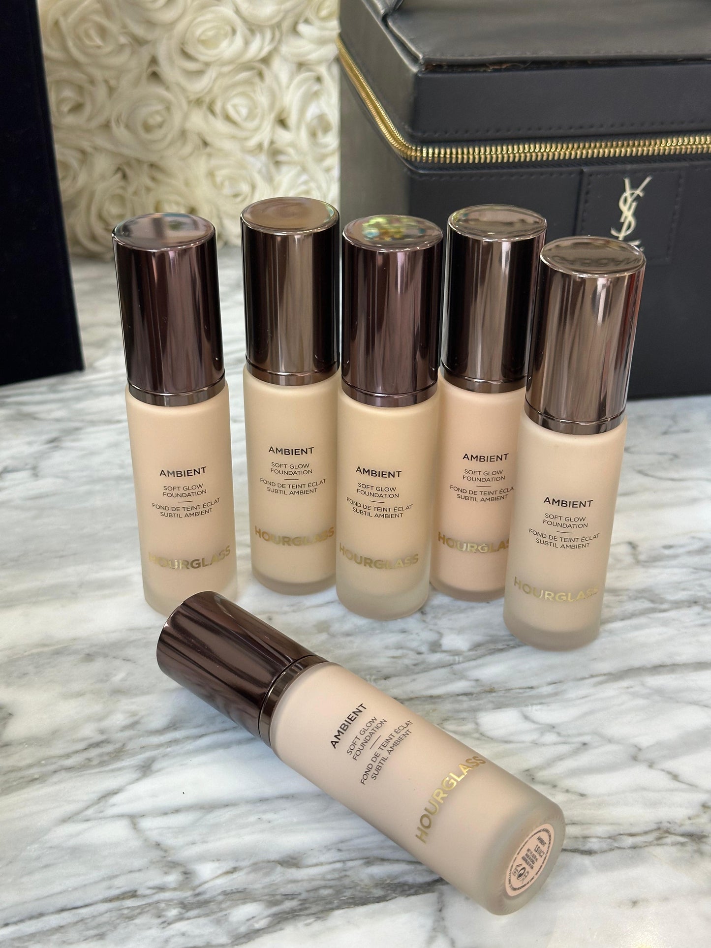 HOURGLASS Ambient Soft Glow Foundation