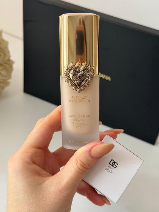 DOLCE&GABBANA Everlast Foundation (02C)
24H Full Coverage, 3D Matte, No Transfer SPF20