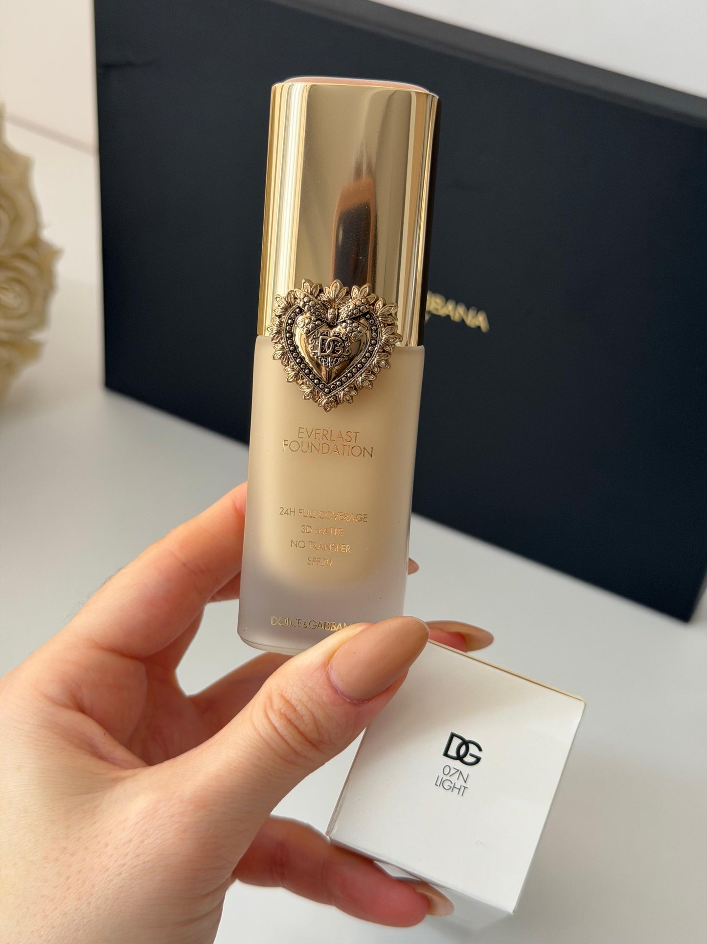 DOLCE&GABBANA Everlast Foundation (07N)
24H Full Coverage, 3D Matte, No Transfer SPF20